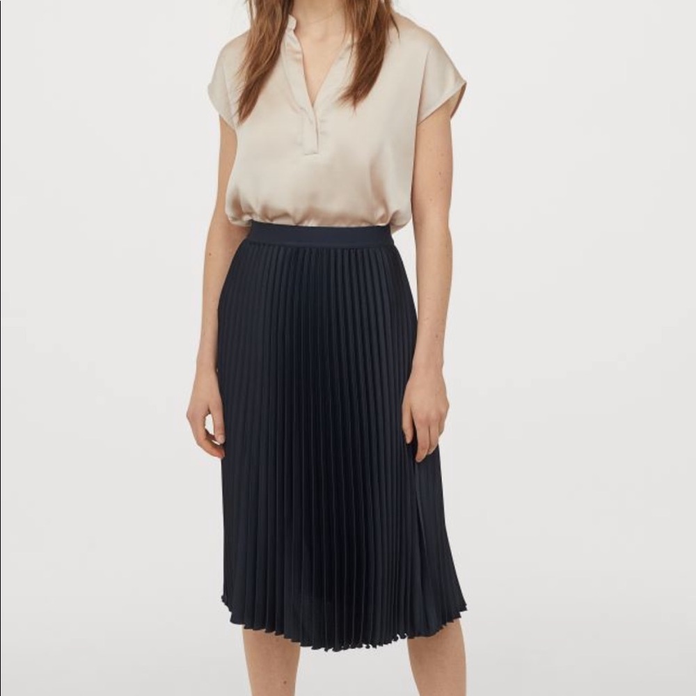 Cute black pleated skirt 💓